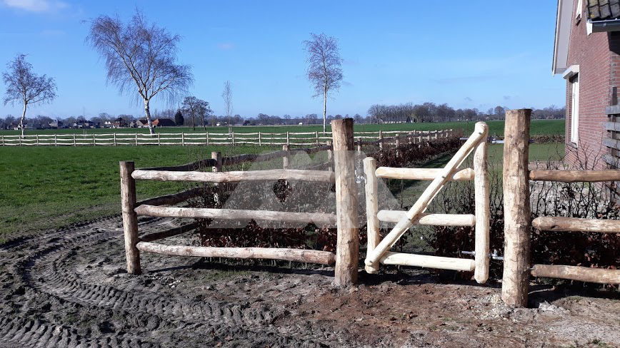 Robinia rondhoutpoort looppoort