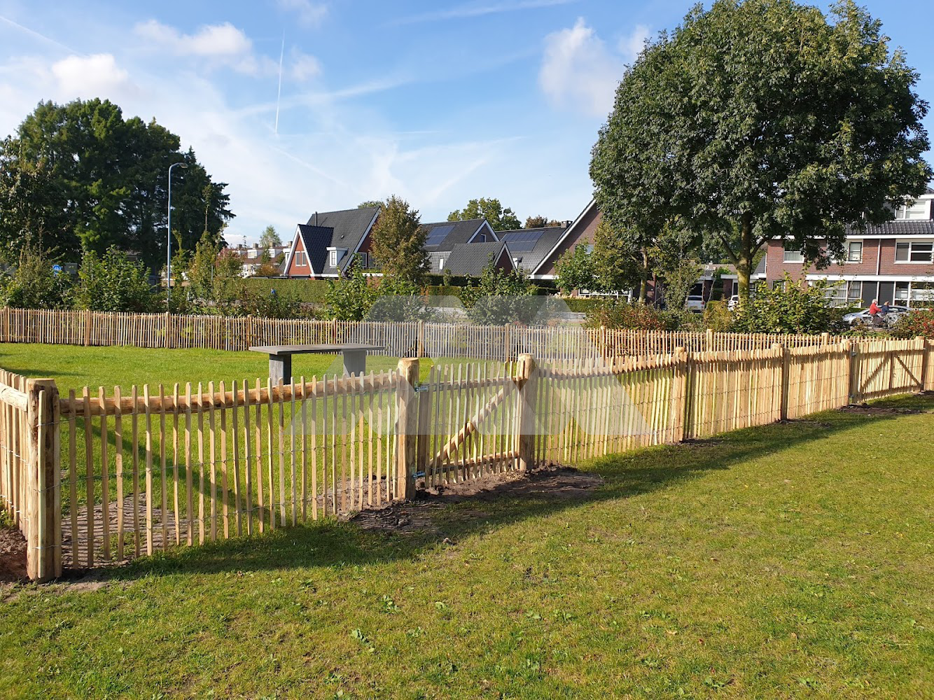 Schapenhek poort met robinia looppoort
