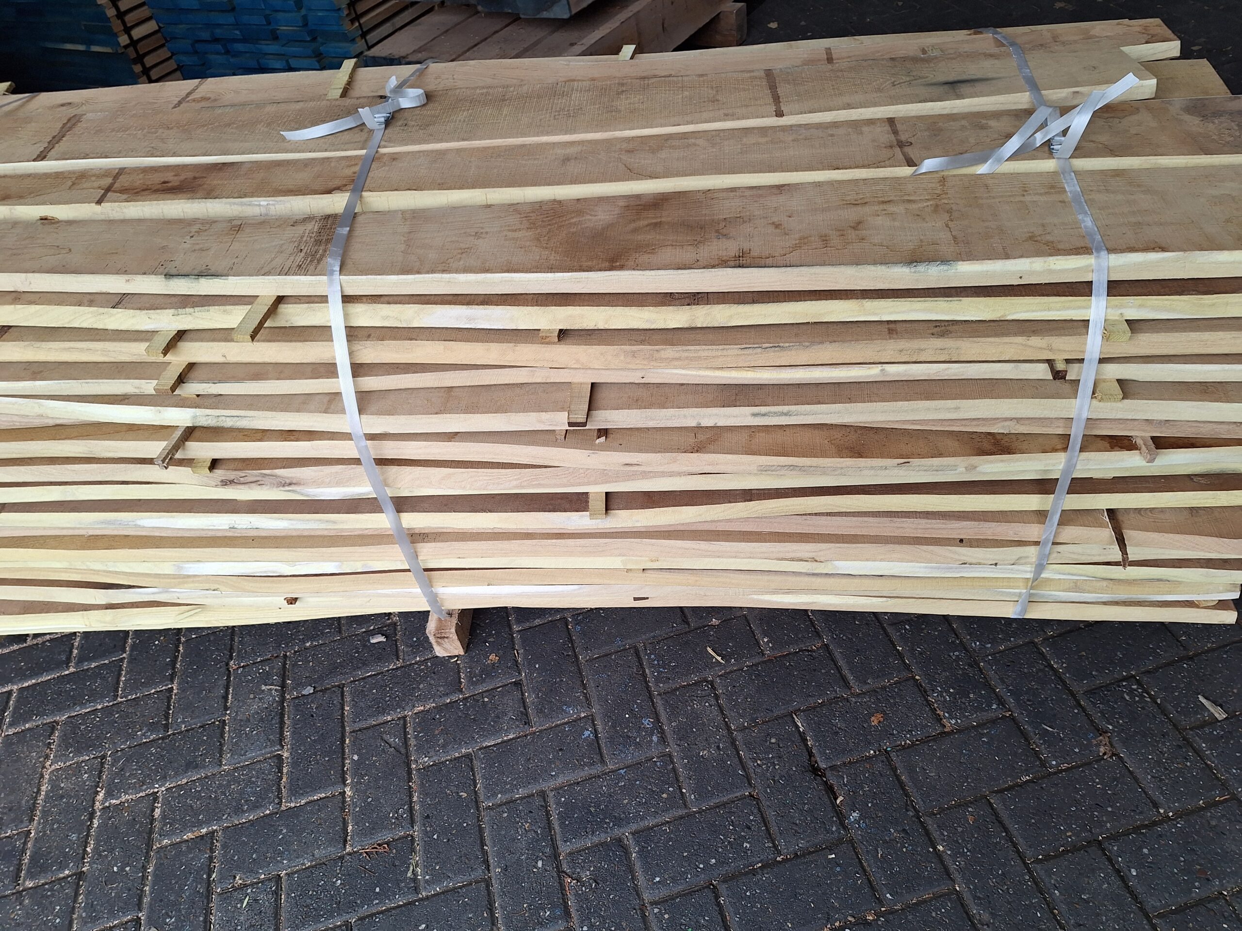 Robinia spintvrij geschuurd 10-22cm breed, 250cm lang - Afbeelding 3